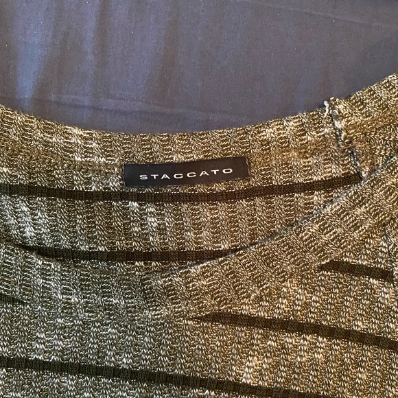 🔥2/$7🔥Staccato Boutique Green Hi-lo Sweater - Picture 2 of 4